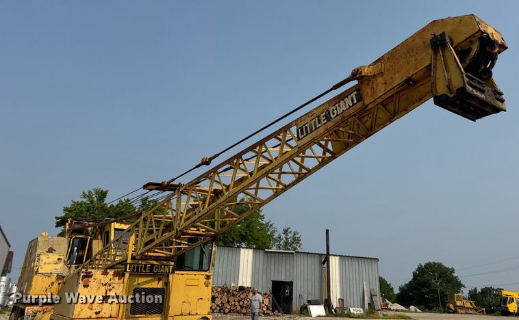image for item DV4129 1988 Little Giant 48 crane