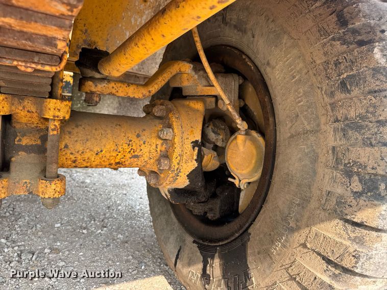 image for item DV4129 1988 Little Giant 48 crane