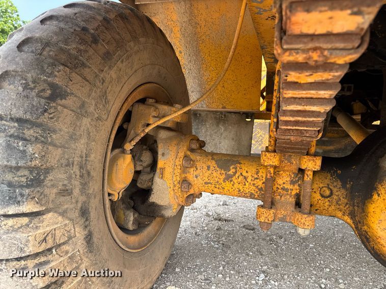 image for item DV4129 1988 Little Giant 48 crane