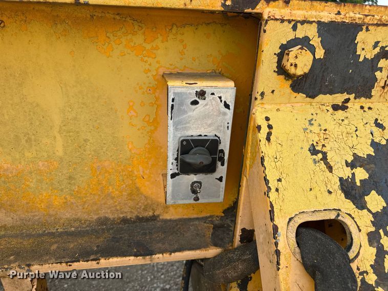 image for item DV4129 1988 Little Giant 48 crane