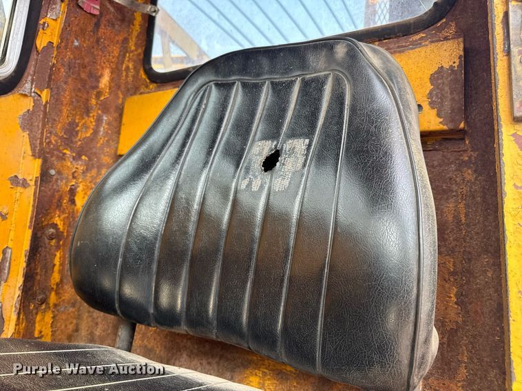 image for item DV4129 1988 Little Giant 48 crane