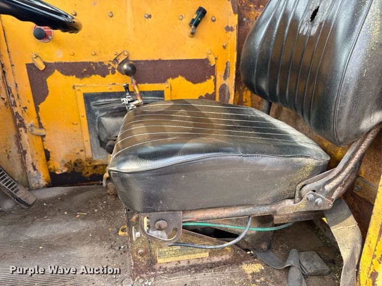 image for item DV4129 1988 Little Giant 48 crane