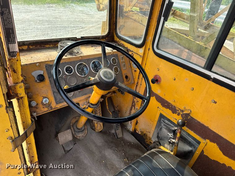 image for item DV4129 1988 Little Giant 48 crane