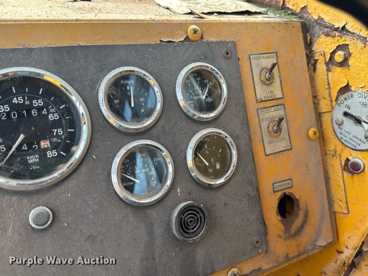 image for item DV4129 1988 Little Giant 48 crane