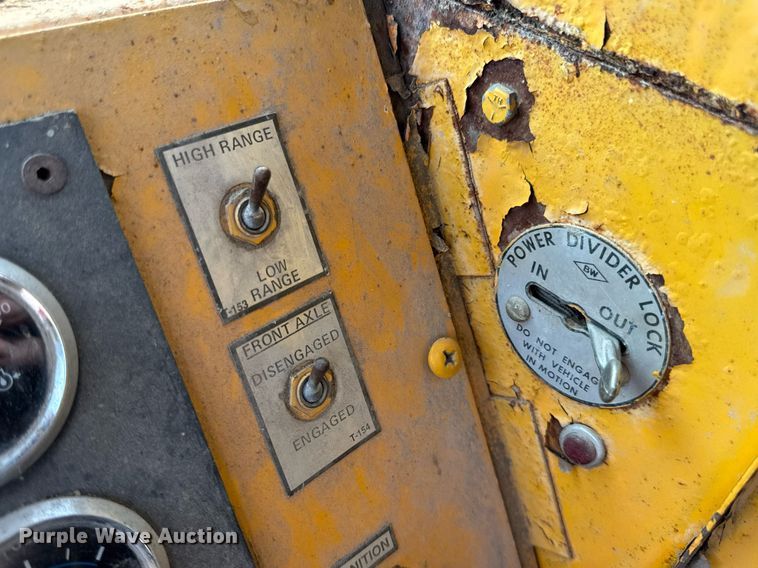 image for item DV4129 1988 Little Giant 48 crane