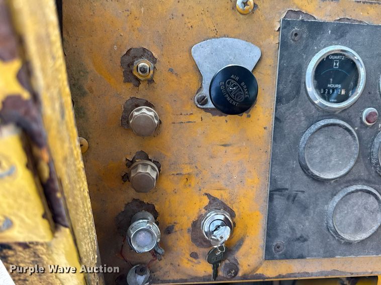 image for item DV4129 1988 Little Giant 48 crane