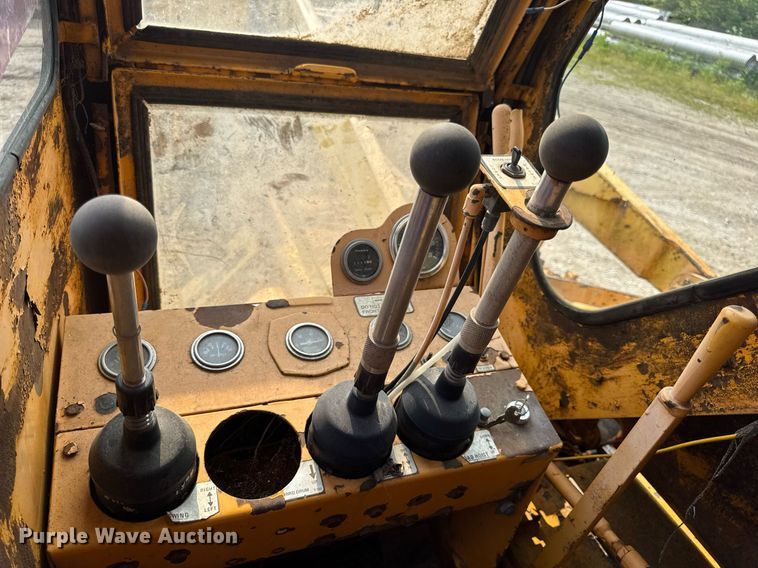 image for item DV4129 1988 Little Giant 48 crane