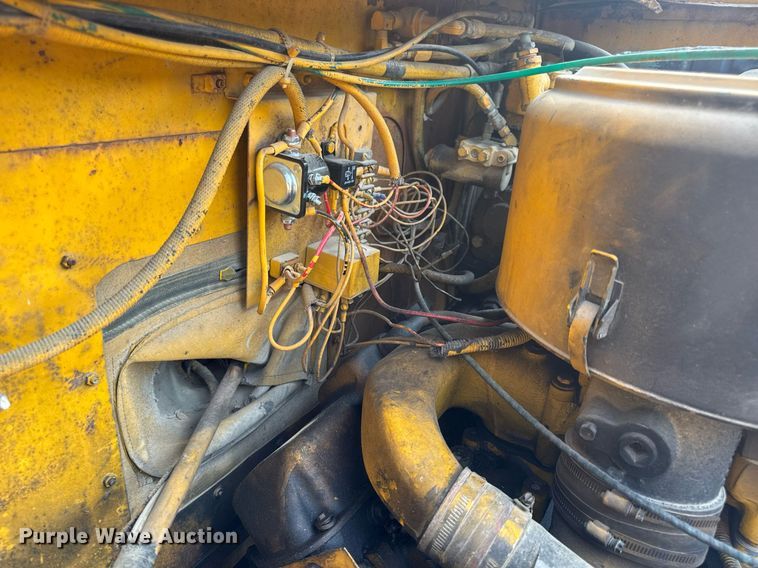 image for item DV4129 1988 Little Giant 48 crane