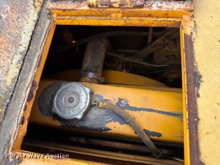 image for item DV4129 1988 Little Giant 48 crane