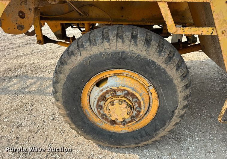 image for item DV4129 1988 Little Giant 48 crane