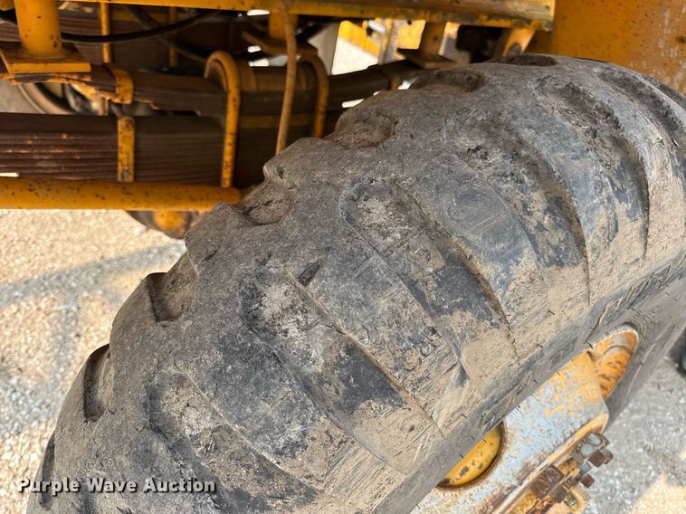 image for item DV4129 1988 Little Giant 48 crane