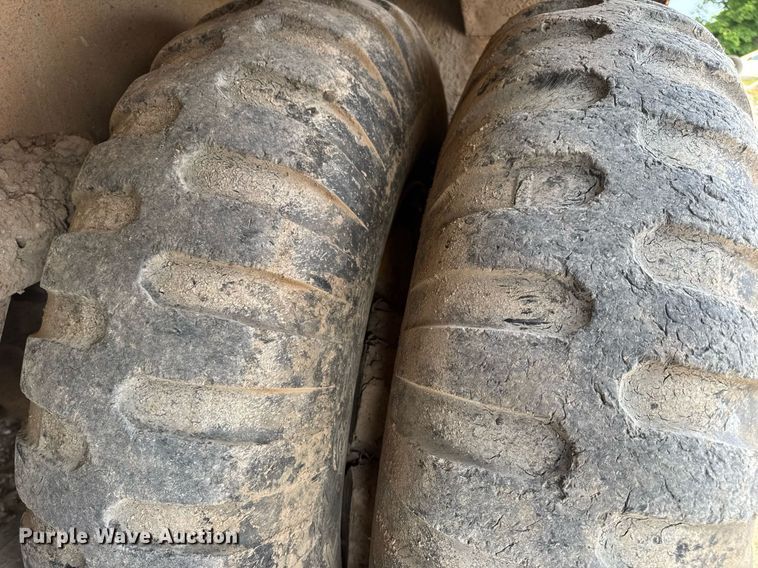 image for item DV4129 1988 Little Giant 48 crane