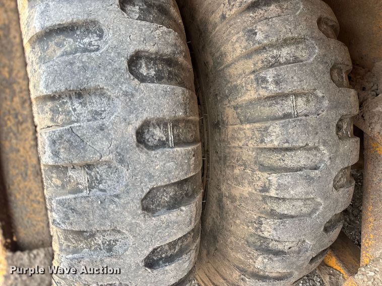 image for item DV4129 1988 Little Giant 48 crane