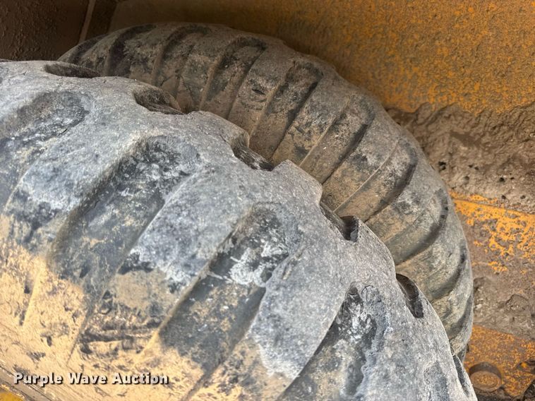 image for item DV4129 1988 Little Giant 48 crane