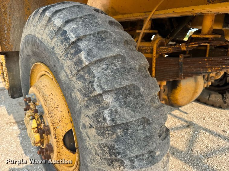 image for item DV4129 1988 Little Giant 48 crane