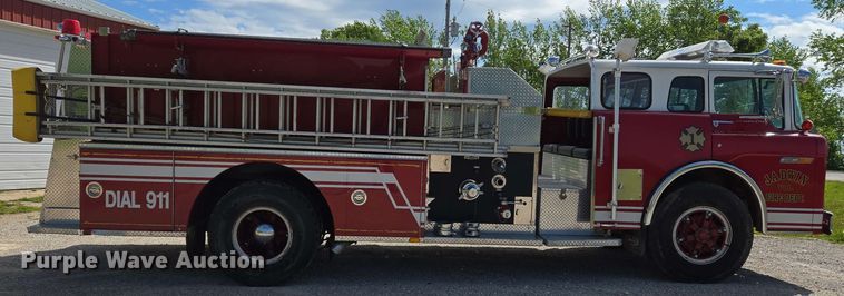 image for item DW7005 1986 Ford C8000 pumper fire truck