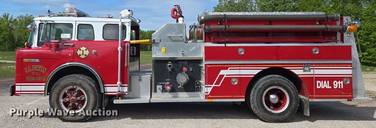 image for item DW7005 1986 Ford C8000 pumper fire truck