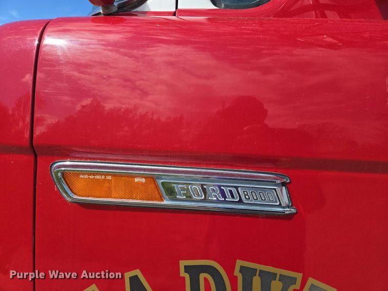 image for item DW7005 1986 Ford C8000 pumper fire truck