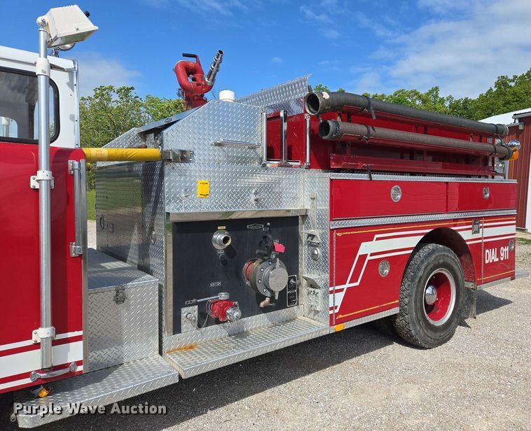 image for item DW7005 1986 Ford C8000 pumper fire truck