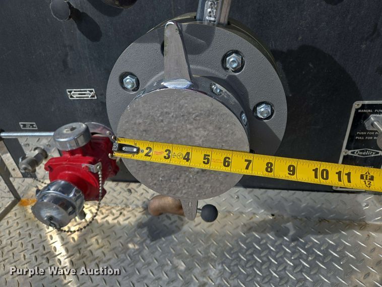 image for item DW7005 1986 Ford C8000 pumper fire truck