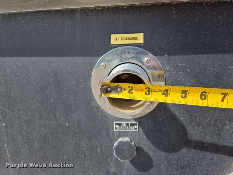 image for item DW7005 1986 Ford C8000 pumper fire truck