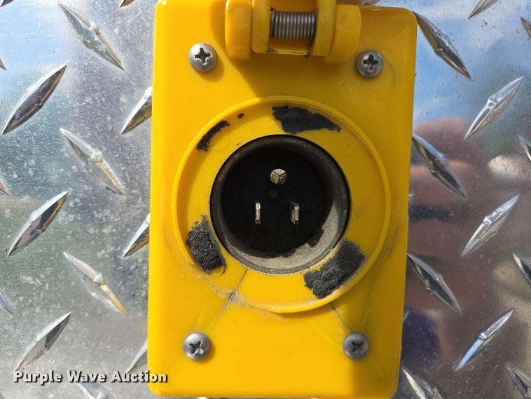 image for item DW7005 1986 Ford C8000 pumper fire truck