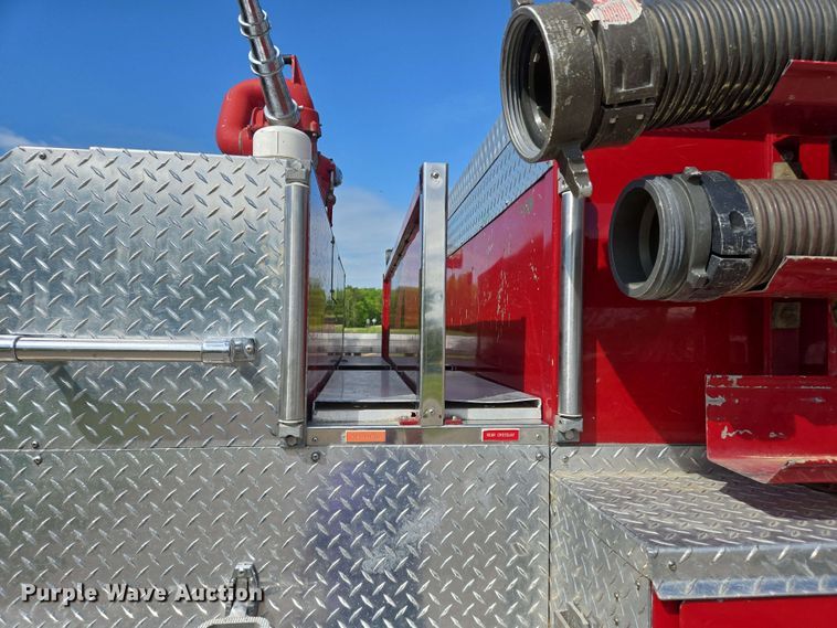 image for item DW7005 1986 Ford C8000 pumper fire truck