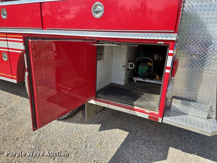 image for item DW7005 1986 Ford C8000 pumper fire truck