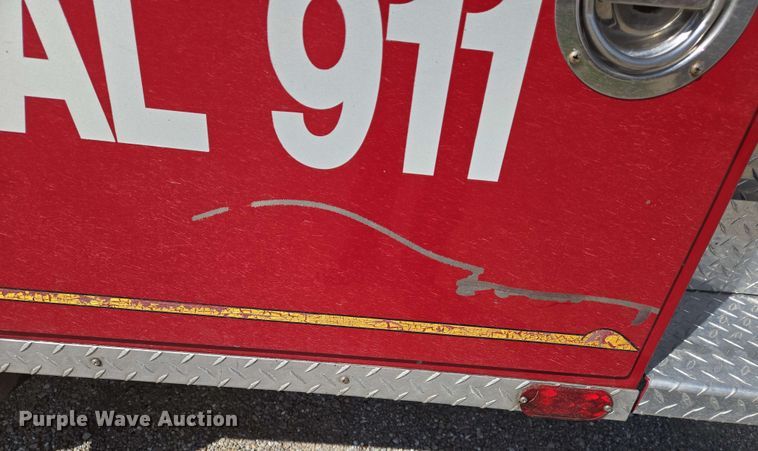 image for item DW7005 1986 Ford C8000 pumper fire truck