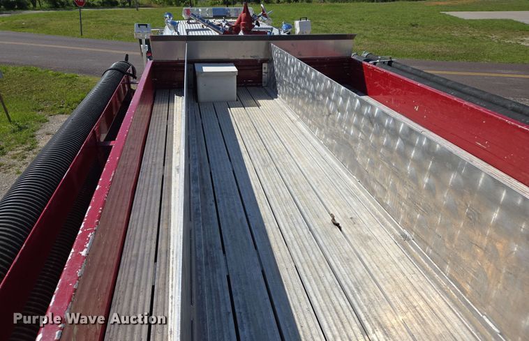 image for item DW7005 1986 Ford C8000 pumper fire truck