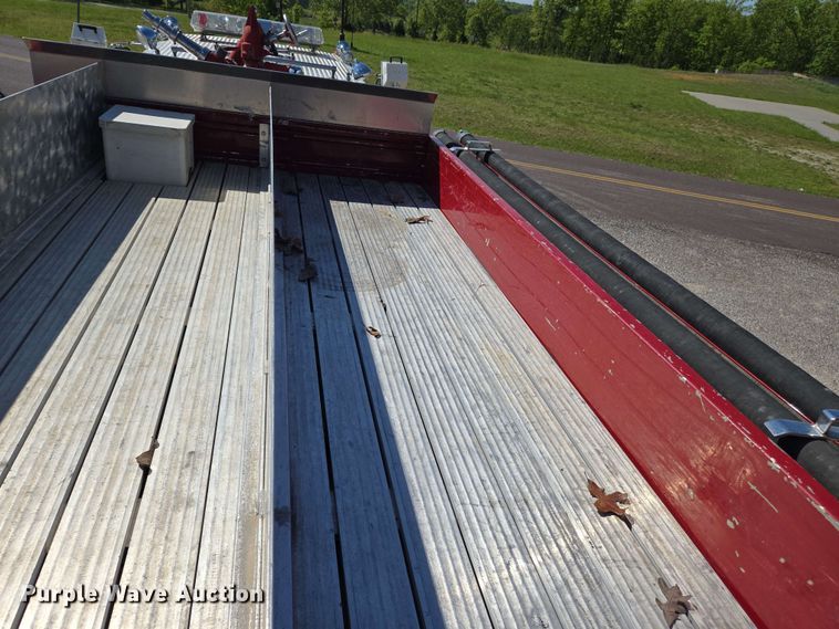 image for item DW7005 1986 Ford C8000 pumper fire truck