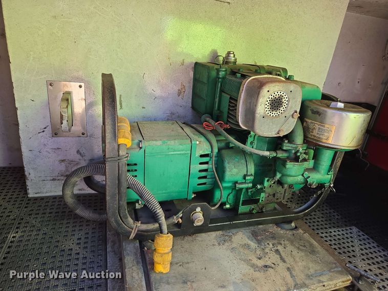 image for item DW7005 1986 Ford C8000 pumper fire truck