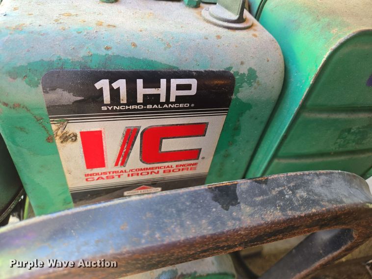 image for item DW7005 1986 Ford C8000 pumper fire truck