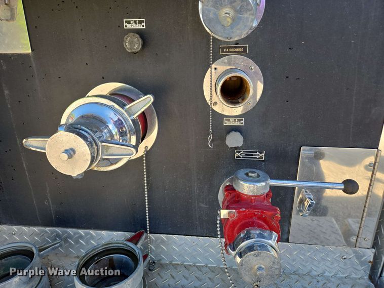 image for item DW7005 1986 Ford C8000 pumper fire truck