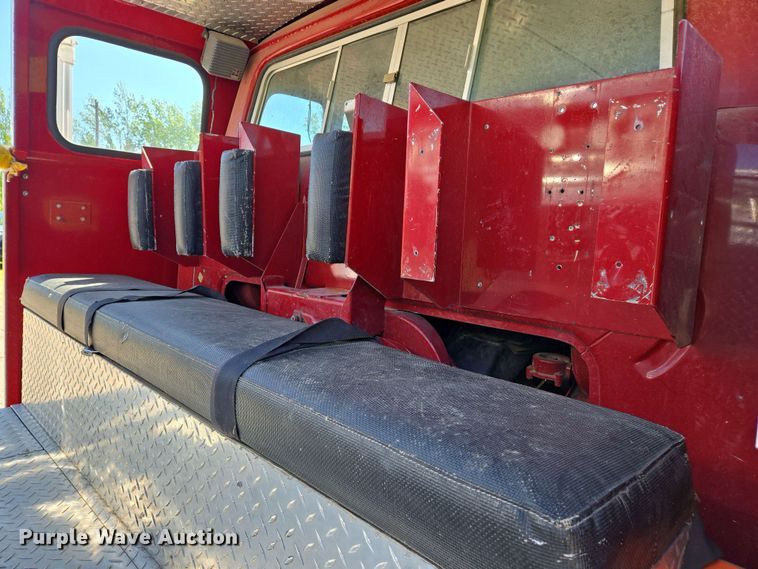 image for item DW7005 1986 Ford C8000 pumper fire truck