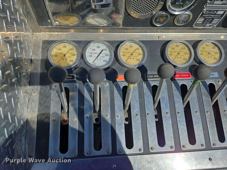 image for item DW7005 1986 Ford C8000 pumper fire truck