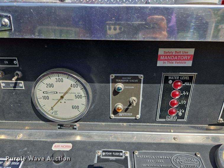 image for item DW7005 1986 Ford C8000 pumper fire truck