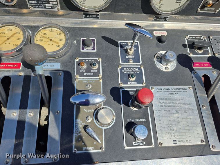 image for item DW7005 1986 Ford C8000 pumper fire truck