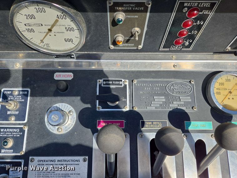 image for item DW7005 1986 Ford C8000 pumper fire truck