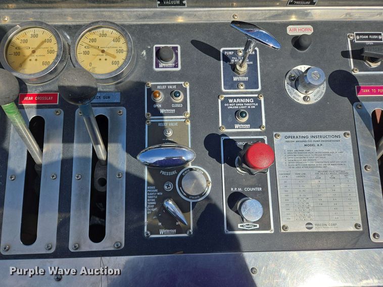 image for item DW7005 1986 Ford C8000 pumper fire truck