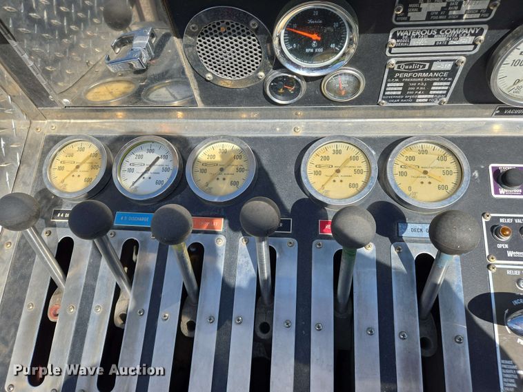 image for item DW7005 1986 Ford C8000 pumper fire truck