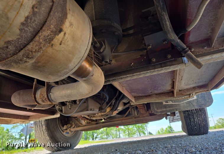 image for item DW7005 1986 Ford C8000 pumper fire truck