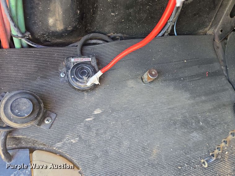 image for item DW7005 1986 Ford C8000 pumper fire truck