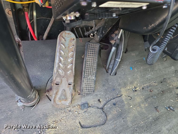 image for item DW7005 1986 Ford C8000 pumper fire truck