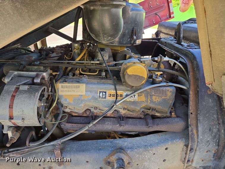 image for item DW7005 1986 Ford C8000 pumper fire truck