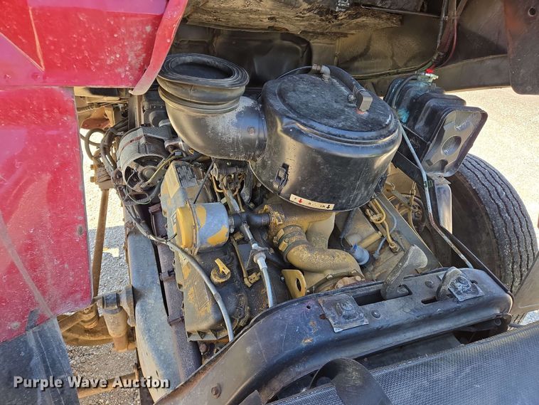 image for item DW7005 1986 Ford C8000 pumper fire truck