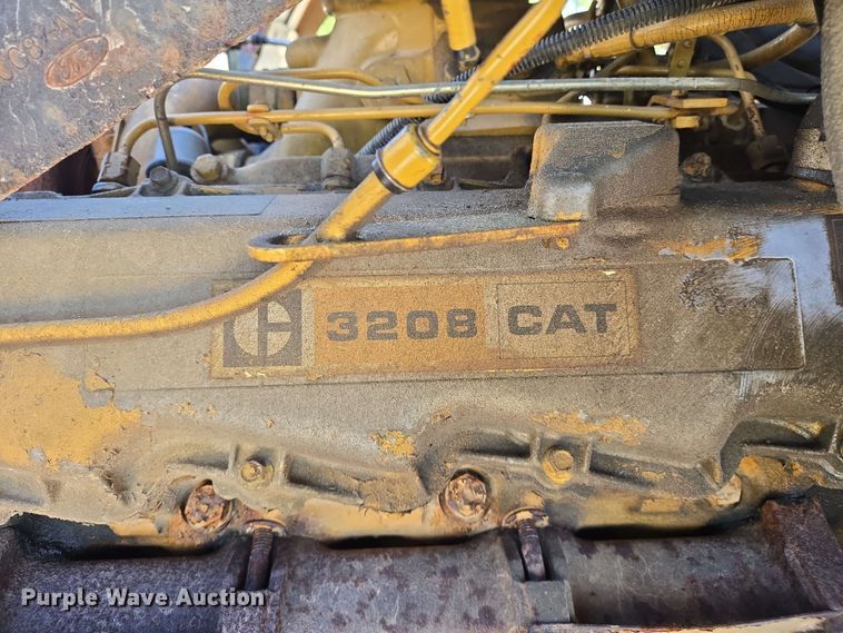 image for item DW7005 1986 Ford C8000 pumper fire truck