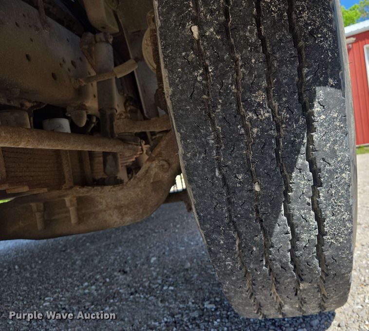 image for item DW7005 1986 Ford C8000 pumper fire truck