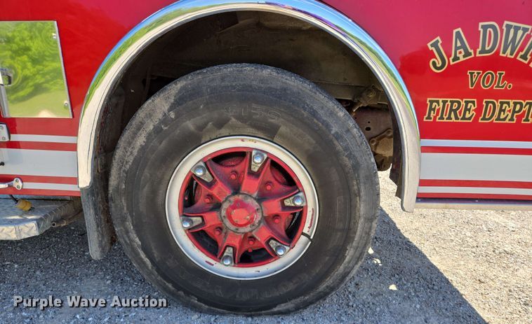 image for item DW7005 1986 Ford C8000 pumper fire truck