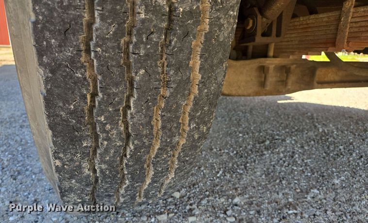 image for item DW7005 1986 Ford C8000 pumper fire truck